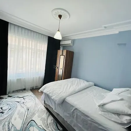 Spacious 4-bedroom Unit In Fatih.