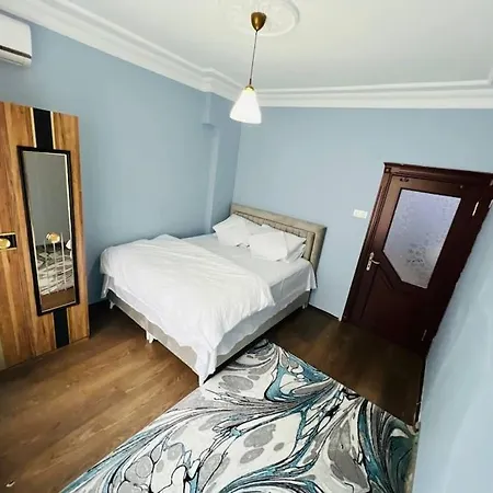 Lägenhet Spacious 4-bedroom Unit In Fatih.