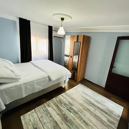 Lägenhet Spacious 4-bedroom Unit In Fatih. *
