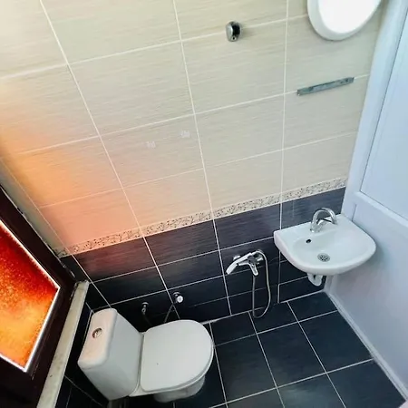 Spacious 4-bedroom Unit In Fatih. *