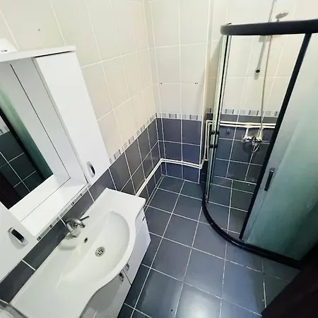 Spacious 4-bedroom Unit In Fatih. *