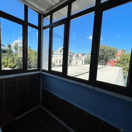 Spacious 4-bedroom Unit In Fatih. *