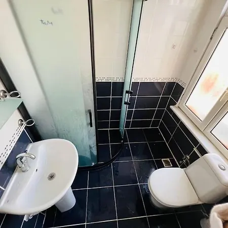 Spacious 4-bedroom Unit In Fatih.