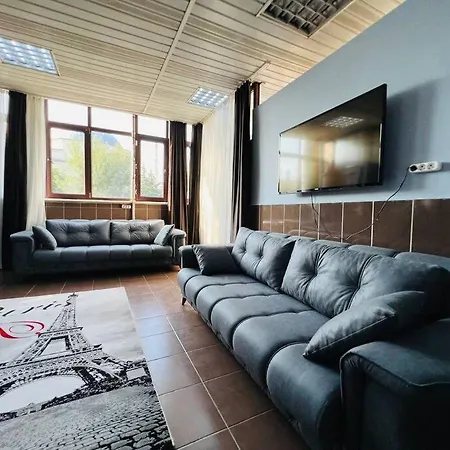 Spacious 4-bedroom Unit In Fatih. *